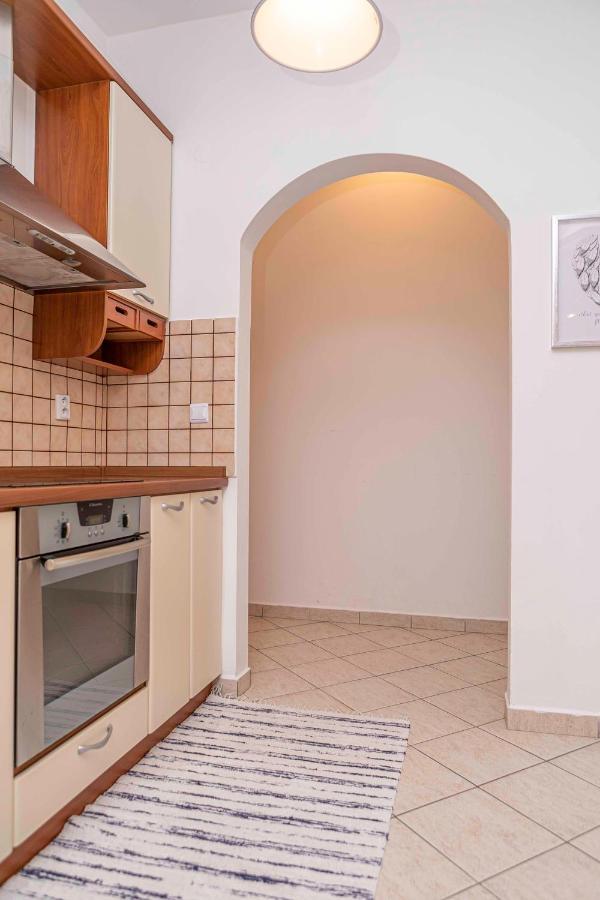Castle View Apartment With Free Parking Bratislava Esterno foto