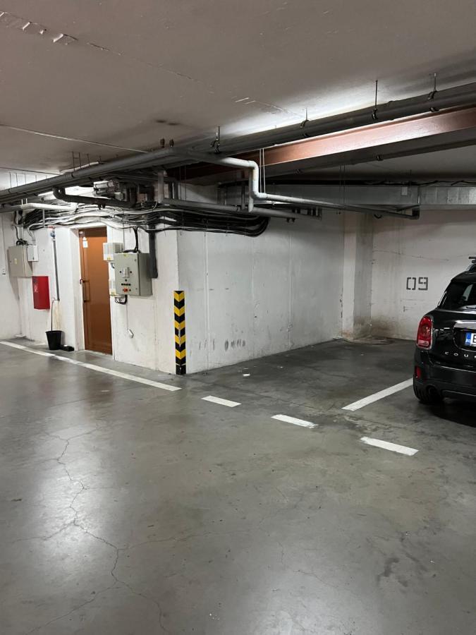 Castle View Apartment With Free Parking Bratislava Esterno foto