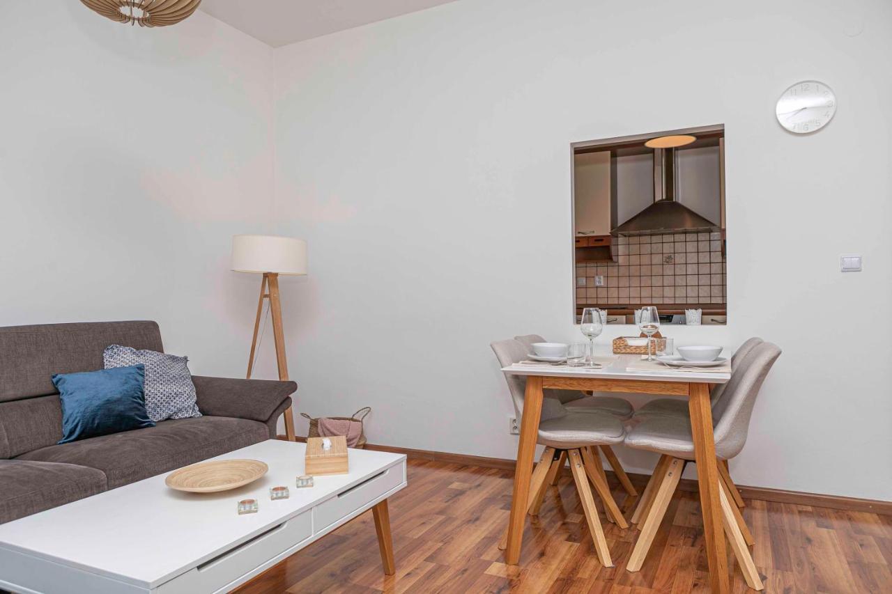 Castle View Apartment With Free Parking Bratislava Esterno foto